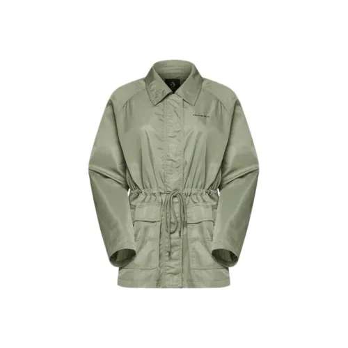 Куртки и пальто женские светло-зеленый