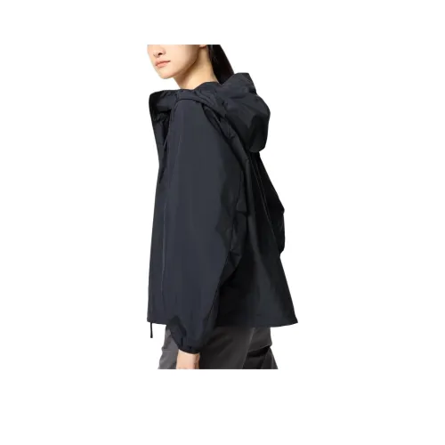 UNIQLO Куртки и Пальто Женские Черные