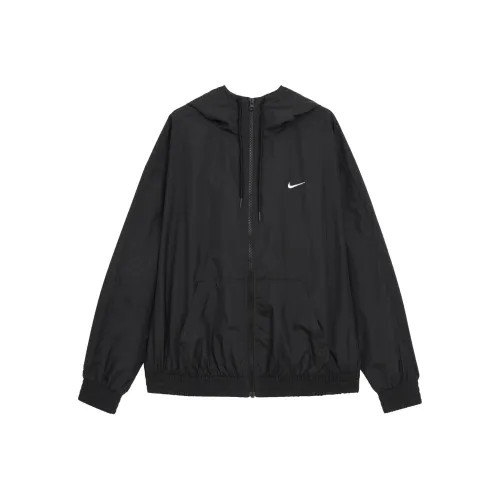 NIKE Sportswear Черные Женские Куртки