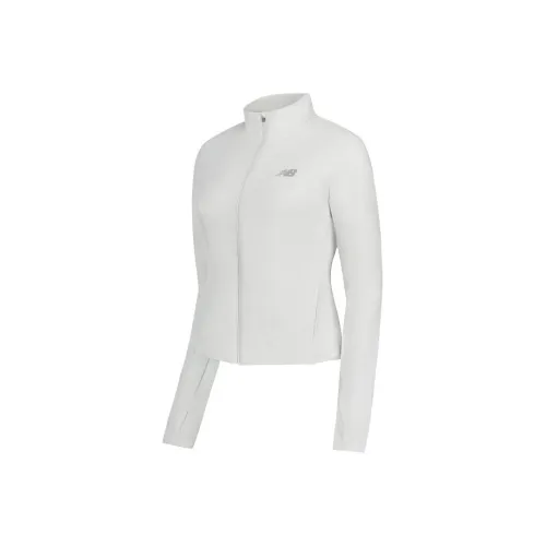 New Balance Куртки и Пальто Женские Светло-Серые