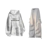 Белый с капюшоном топ + белые карго штаны