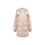 Клубничный молочный коктейль розового цвета