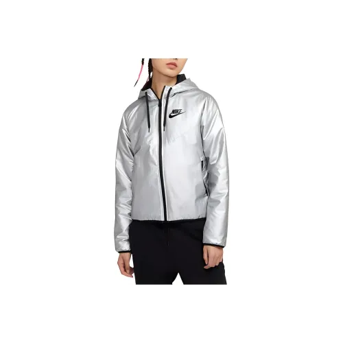 NIKE Металлическое серебро/Черный Женские Куртки