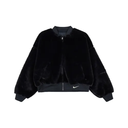 NIKE Черные Женские Куртки