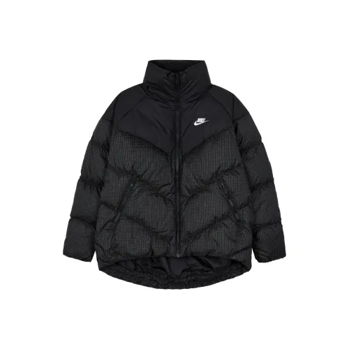 NIKE Черные Женские Пуховики