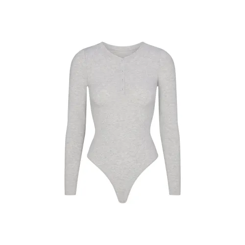 SKIMS FW24 Хлопок Джерси Длинный рукав Henley Комбинезон Женский Светлый меланжевый GREY Светлый Фотиния Серый