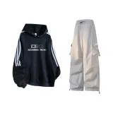 Чёрный с капюшоном + белые карго штаны