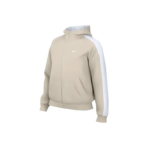 Nike Куртки и Пальто Женские Бежевые