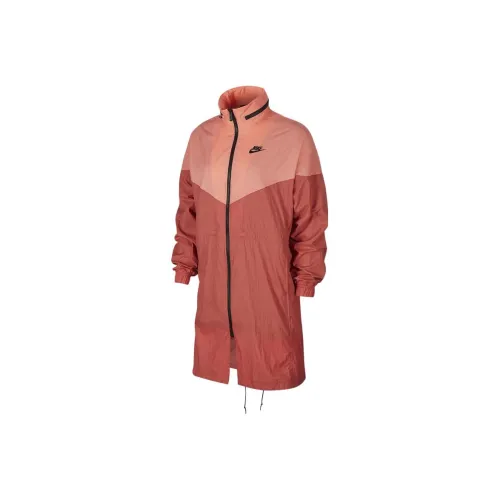 NIKE Красно-коричневые Женские Куртки