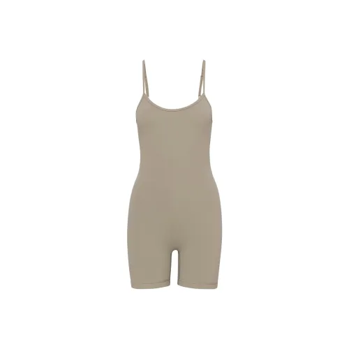 ARITZIA Golden Масло Essential 5' Romper Комбинезон Женские Современный тауп Современный тауп