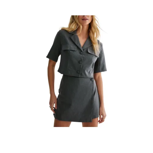 NASTY GAL Tailored Utility Cropped Shirt Women's Gray NASTY GAL Tailored Utility Укороченная рубашка женская серый