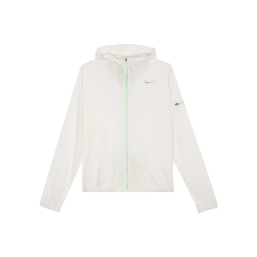 Nike Impossibly Light Куртки и Пальто Женские Белые