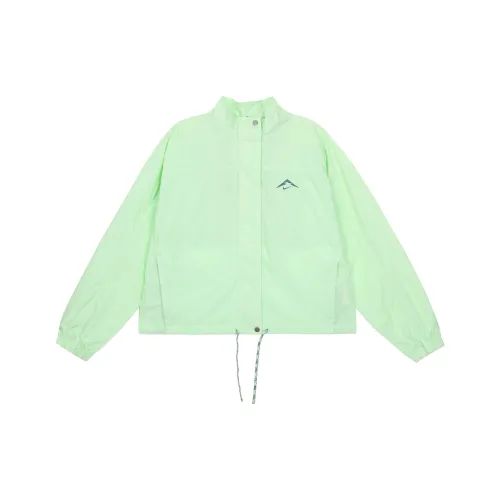 Nike Trail Repel Куртки и Пальто Женские Паровой Зеленый