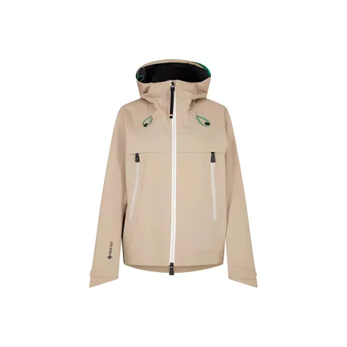 Moncler Куртки и Пальто Женские