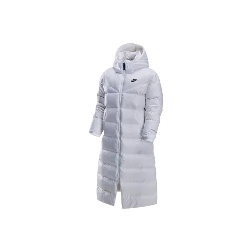 NIKE Sportswear Белые Женские Пуховики