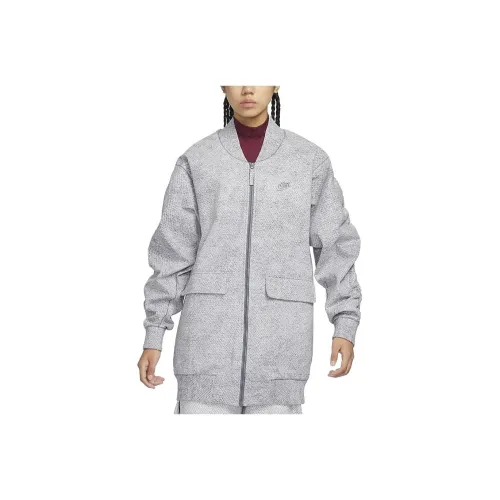 NIKE Дымчато-серый Женские Куртки