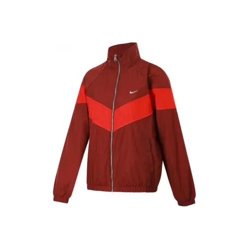 Nike SS25 Куртки и Пальто Женские Красные