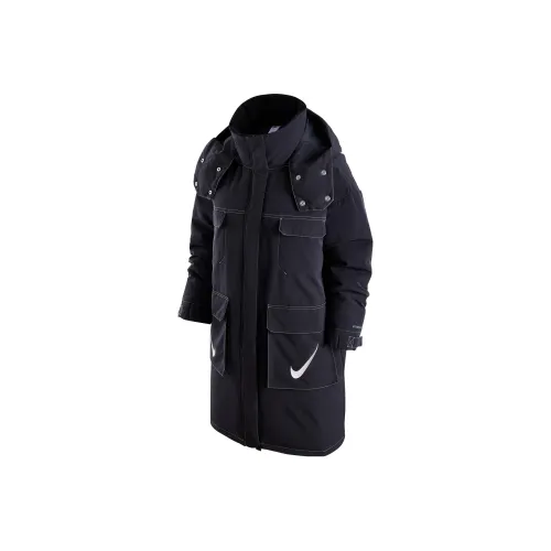 NIKE Штормовой Форма Черный Женские Пуховики