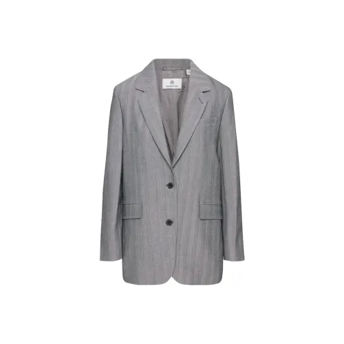 ARITZIA Женские офисные костюмы