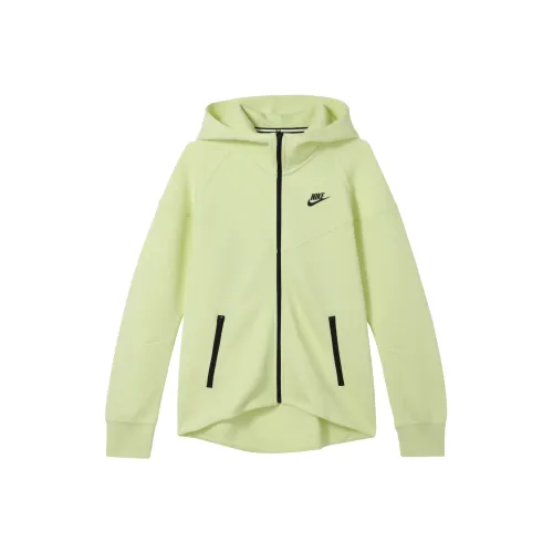 Nike Куртки и Пальто Женские Желтые