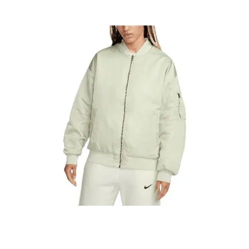NIKE Бежевые Женские Куртки