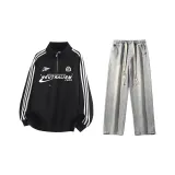 Комплект одежды (Черный свитшот + Светло-синие джинсы с эффектом вымытого)