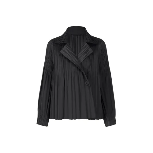 PLEATS PLEASE ISSEY MIYAKE Куртки и Пальто Женские Черные