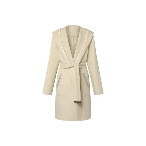 LOUIS VUITTON Пальто Женское Бежевого цвета