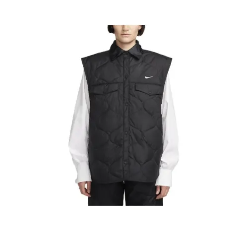 NIKE Черные Женские Жилеты