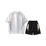 Белый топ + черные шорты