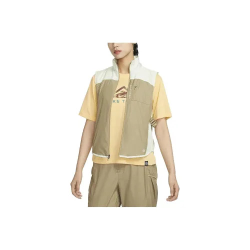 NIKE Оливково-зеленый Женские Жилеты