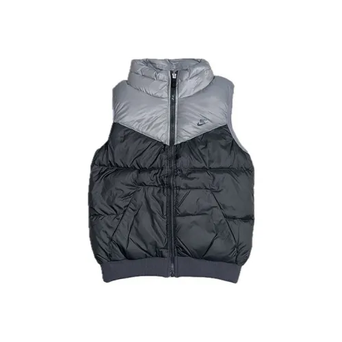 Nike Черный Женский Пуховый жилет