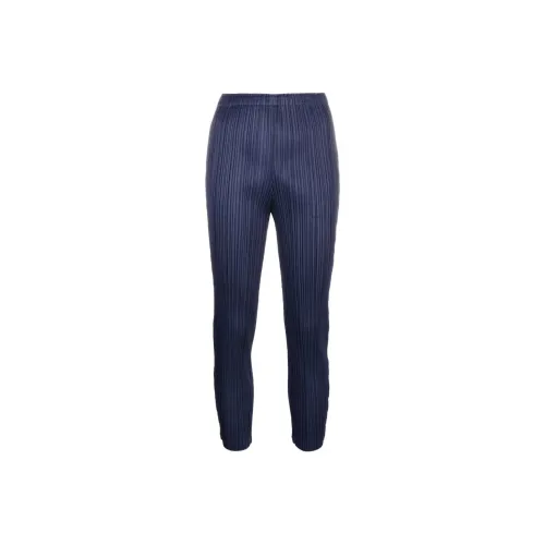 PLEATS PLEASE ISSEY MIYAKE Повседневные брюки Женские Синие