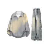 Серый топ + синие штаны