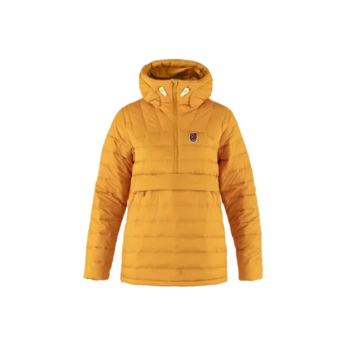 Fjallraven Пуховик Женские Желтого цвета