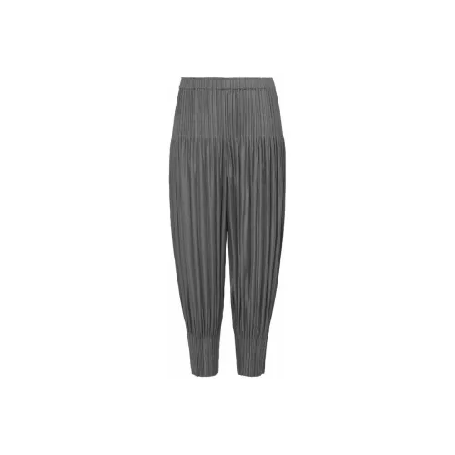 PLEATS PLEASE ISSEY MIYAKE Серые Женские Повседневные Брюки