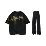 Черная футболка + черные джинсы