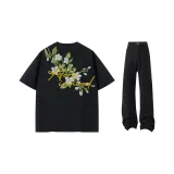 Черная футболка + черные джинсы