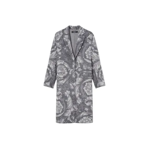 VERSACE Серое Женское Пальто