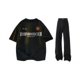 Черная футболка + черные джинсы