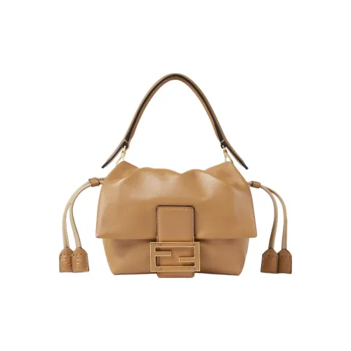 FENDI Mamma Baguette SmallМини-сумка Из Кожи Наппа Цвета Капучино