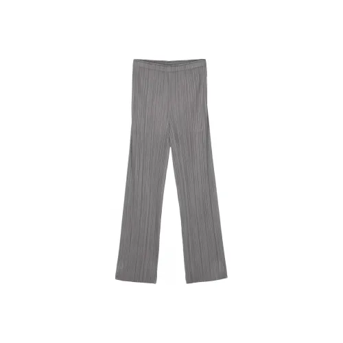 PLEATS PLEASE ISSEY MIYAKE Повседневные брюки Женские Серые