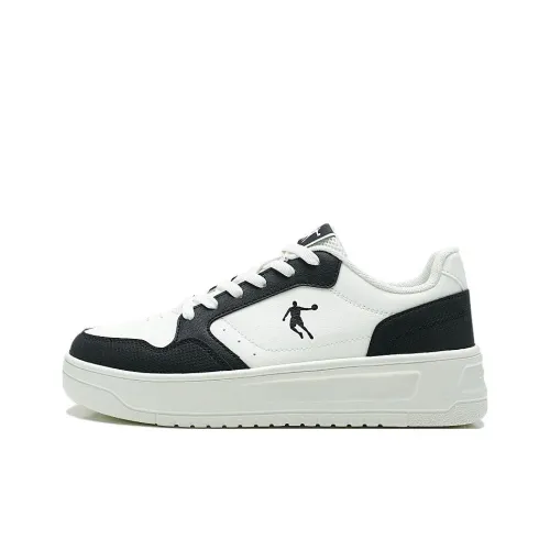 QIAODAN Slip-resistant Abrasion-resistant Lightweight Low-Top Skateboarding Shoes Women's Black White QIAODAN Противоскользящие Износостойкие Легкие Низкие Кроссовки для скейтбординга Женские Черный Белый