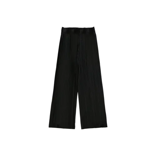 PLEATS PLEASE ISSEY MIYAKE Повседневные брюки Женские Черные