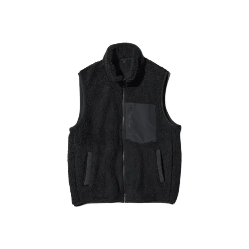 UNIQLO Черные Женские Жилеты