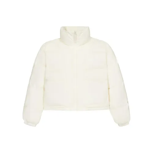 New Balance Пуховики и зимние пальто Женские Айвори Белый