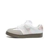 Бело-розовый