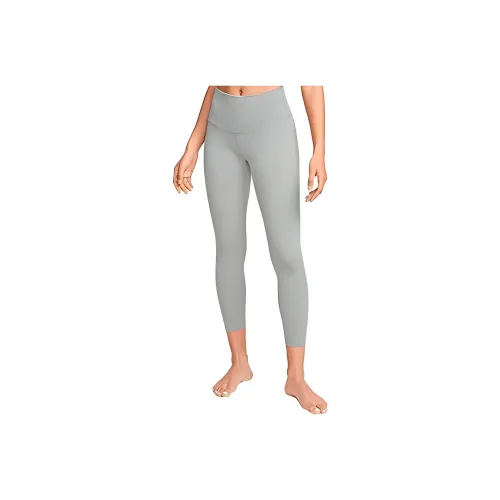 NIKE Светло-серые Женские Леггинсы