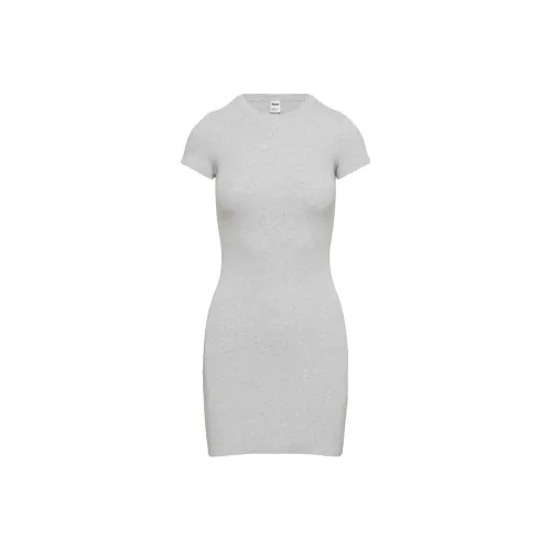 ARITZIA TNA HomeStretch Highline Платье Короткое с рукавами Платье Женское