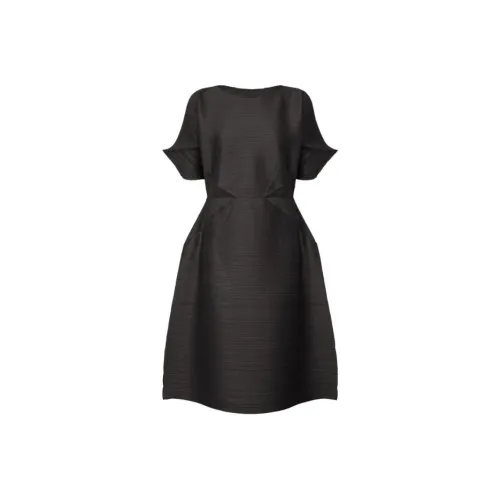 PLEATS PLEASE ISSEY MIYAKE SS24 Короткий рукав Платье Женское Black Pepper